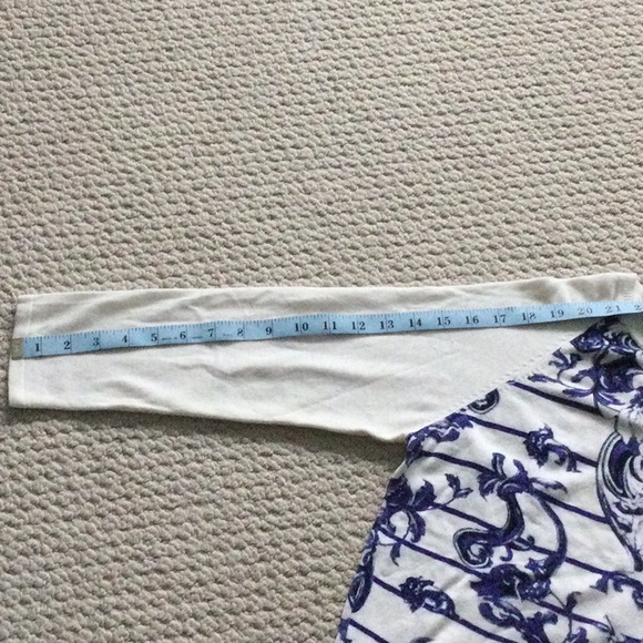 Gorgeous blue design sweater size L - Picture 7 of 9